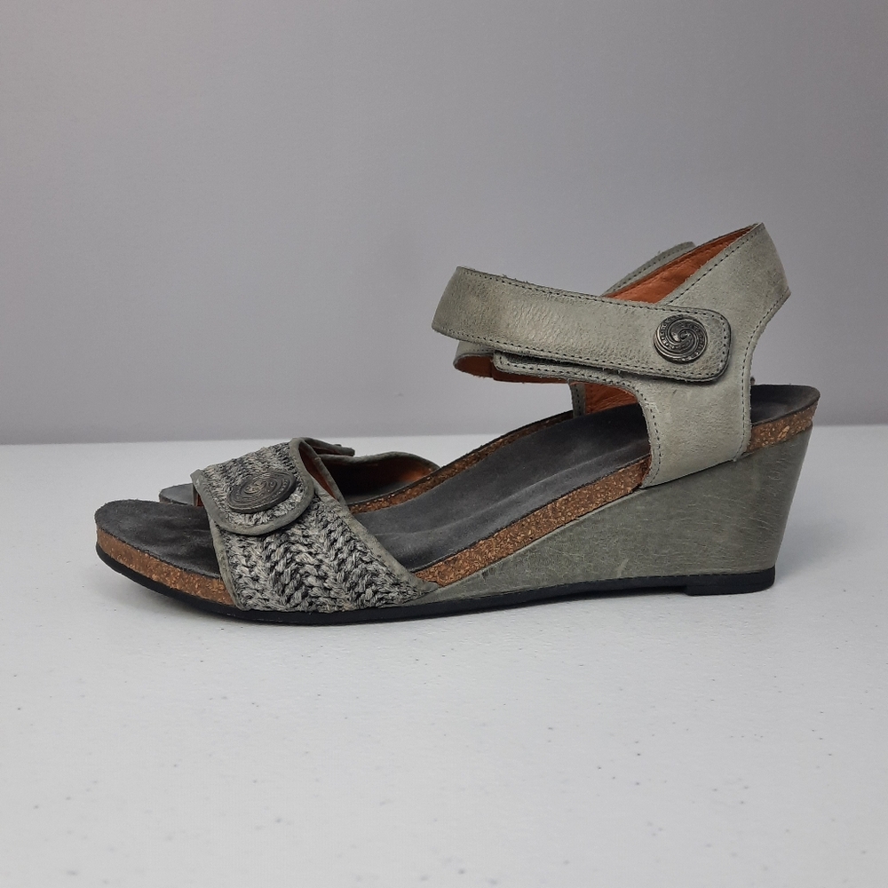 Taos Gray Leather Wedge Sandals size 41 - Picture 3 of 9